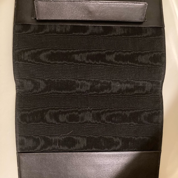 Beautiful Chanel Journal leather cover:a treasure! 7 1/2in x 9 1/2in.Chanel box. - Picture 4 of 8